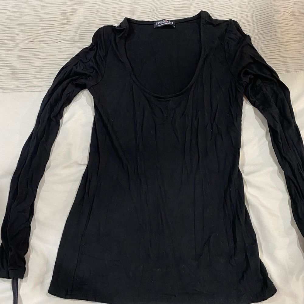 Fashion nova black shirt 